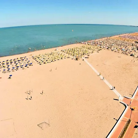 Comfortable Beachside Apartment In Rosolina Apartment *