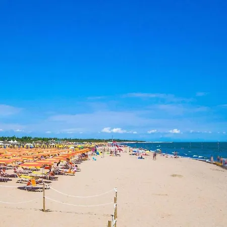 Apartment Comfortable Beachside Apartment In Rosolina Rosolina Mare